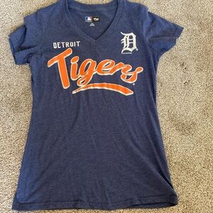 Detroit Tigers T-shirt G-III 4her by Carl Banks Women’s Baseball V Neck Sz XS